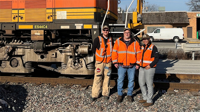 From left, Locomotive Engineer Roger Seiling Jr., and Conductor Travis Miller brought in the first Peak Season train destined for Cicero, Illinois. Pictured with them is Terminal Manager Alycia Berry. 