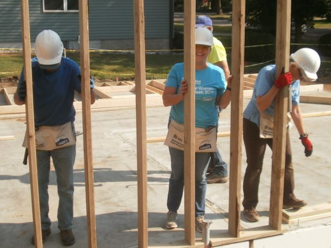 Butenas raising a wall. Butenas raising a wall.