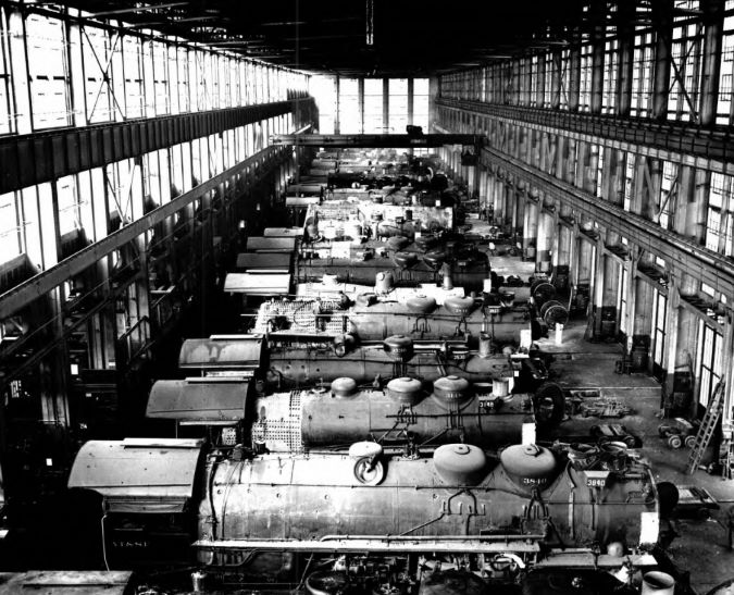 Santa Fe locomotive shop in San Bernardino (1928). Santa Fe locomotive shop in San Bernardino (1928).